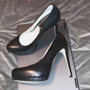 MICHAEL KORS BLACK SOFT LEATHER HEELS -7.5